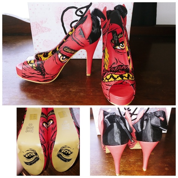 Iron Fist Shoes - Iron Fist Soul Stealer Peep Toe Platforms size 9